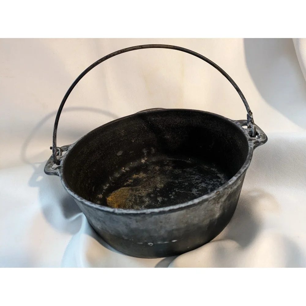 Wagner Ware Cast Iron No 8 Round Roaster 5 Quart Handle USA Post 1963 No Lid